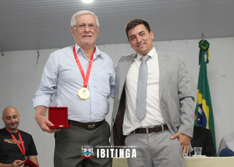 Medalha Alusiva ao Dia do Profissional da Educação Física 21.jpg