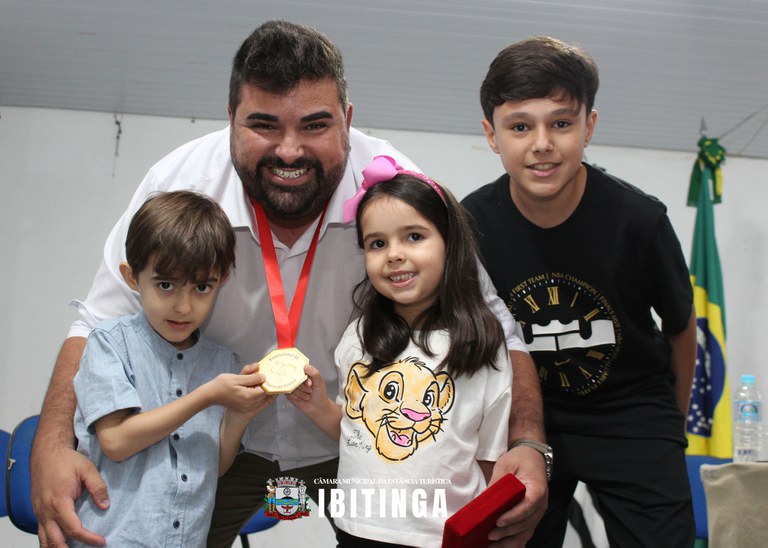 Medalha Alusiva ao Dia do Profissional da Educação Física 27.jpg